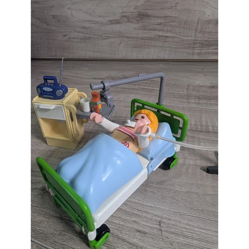 Playmobil #4405 Hospital Room Female Patient IV Recovery Discontinued Rare READ